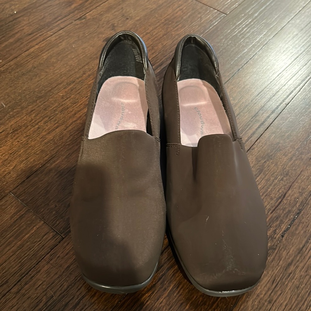Black Slip on Cloud Walker shoes Size 9W.